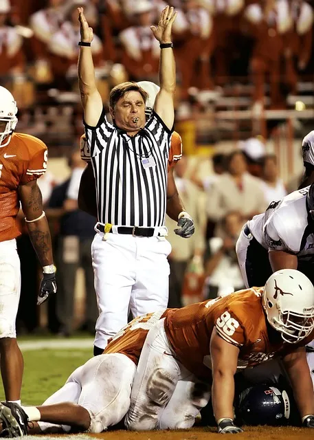 9. The Role of⁤ Officials and Referees: Minimizing Danger in the Heat of ​the Game