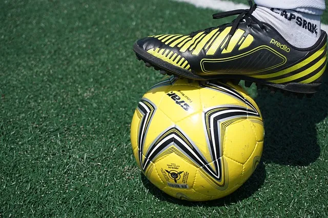 Futsal and Soccer: Are They a Winning Combo? 4 - Enhancing Technical Skills: The Advantage of Futsal for Soccer Players