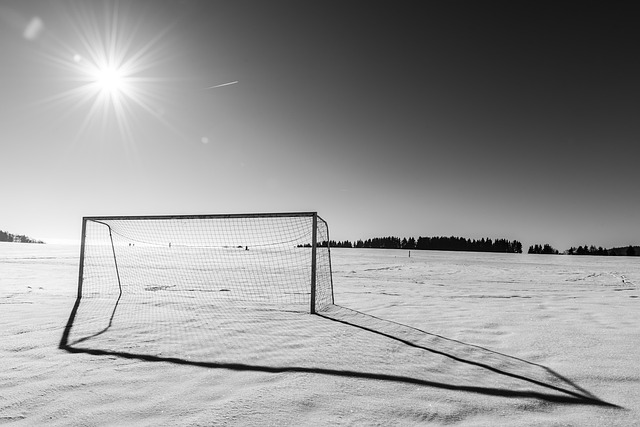 6. Mastering the Elements: Adaptation and⁣ Tactical Approaches in Winter Soccer