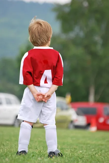Forward's Guide: How to Play as a Forward in Soccer 1 Forward's Guide: How to Play as a Forward in Soccer