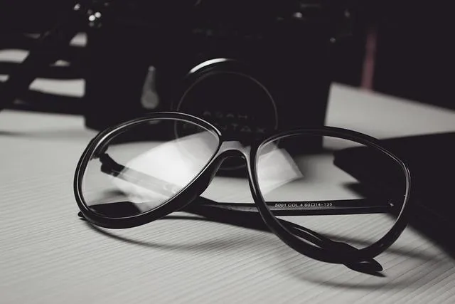 Vision on the Pitch: Can Soccer Players Wear Glasses? 6 How to prevent eyewear from interfering with your game on the pitch